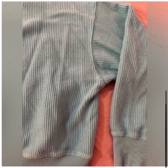 🚨2 FOR $20🚨AERIE CORDED SWEATSHIRT - Picture 10 of 16